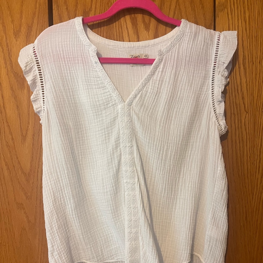 White linen sleeveless Faherty top